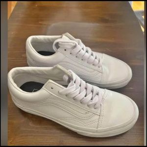 Leather van’s size 5.5